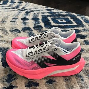 New Balance Women's Supercomp Elite V4